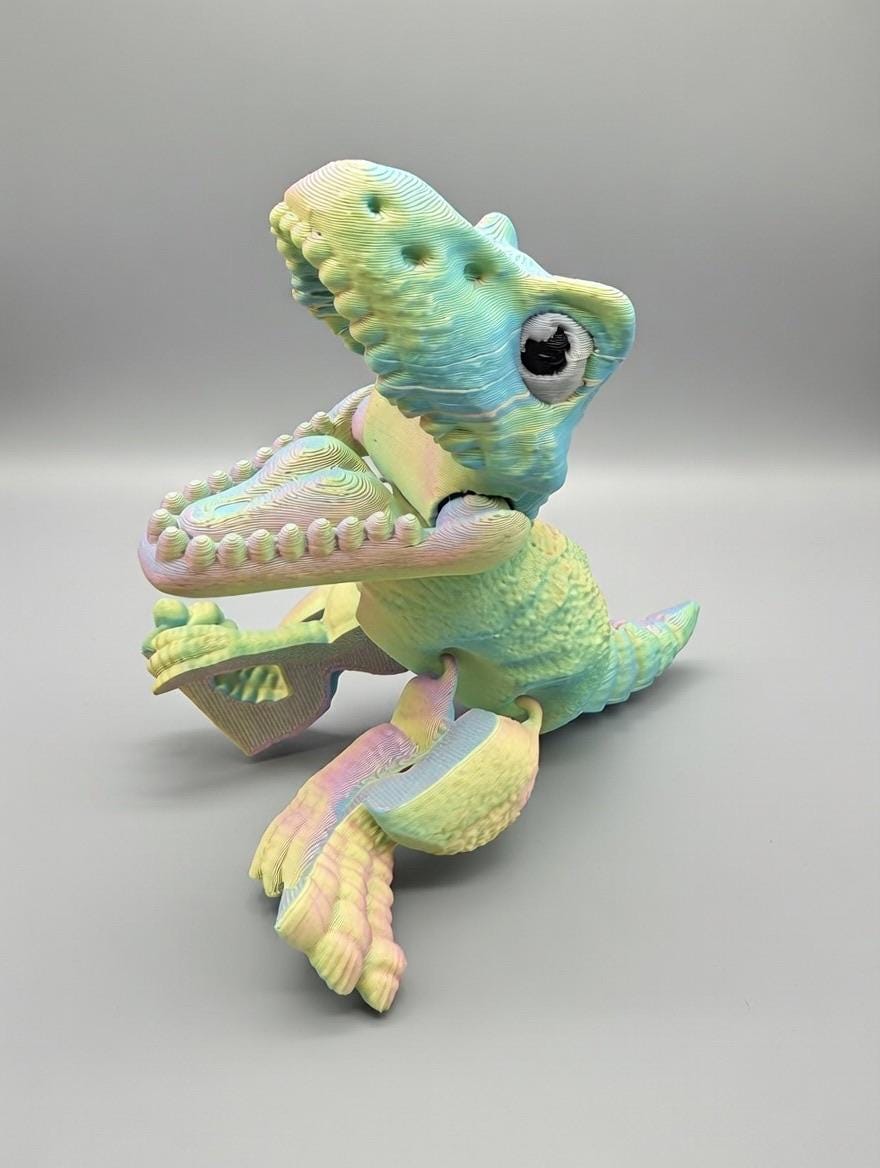 3D Printed Articulated T-Rex – UV Reactive Pastel Fidget Desk Toy